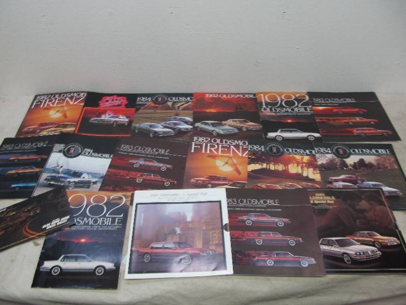 lot 43 image: Lot of Vintage Oldsmobile Auto Brochures