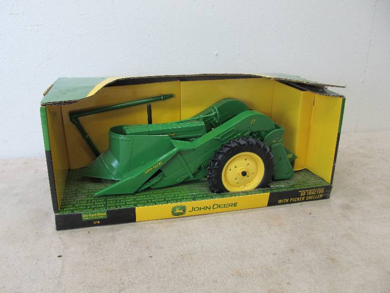 lot 51 image: NIB Diecast John Deere 60 Tractor wPicker Sheller
