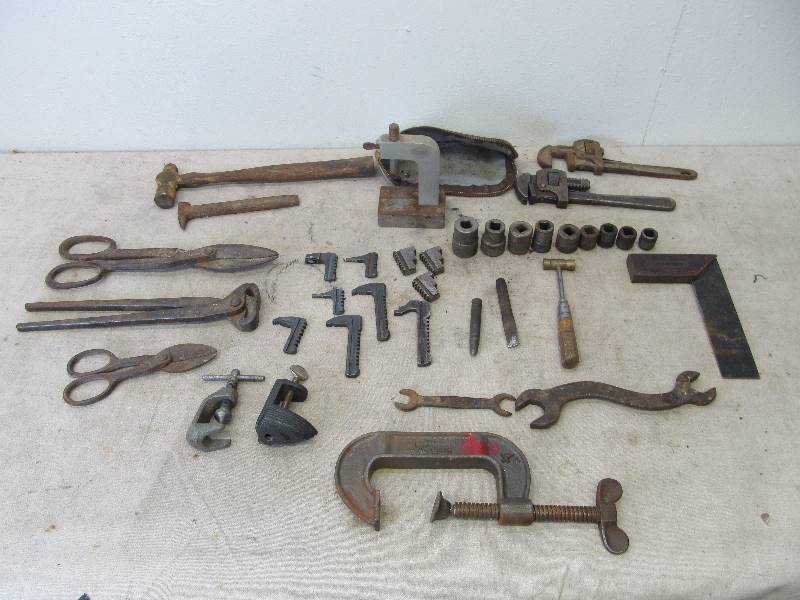 lot 55 image: Lot of VintageAntique Hand Tools