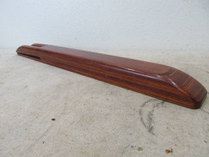 lot 64 image: Vintage Robeson Shur-Edge Knife Set in Wood Case