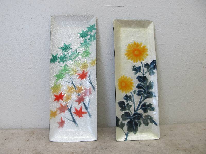 lot 73 image: 2 Vintage CloisonneEnamel Trays
