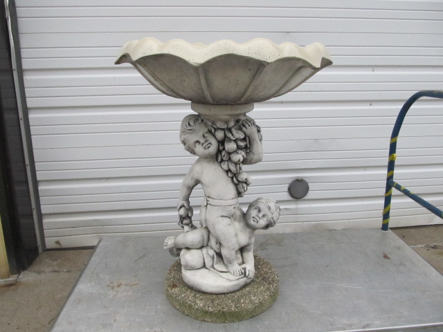 lot 101 image: NICE Cement Cherub Bird Bath