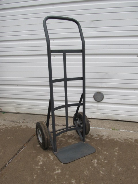 lot 102 image: Heavy Duty MILWAUKEE Hand TruckDolly