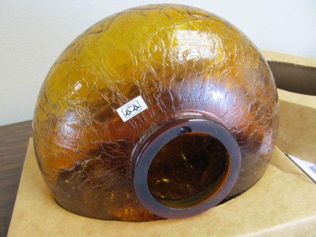 lot 112 image: NEW IN BOX Vintage SARAMA Amber Crackle Glass Light Fixture