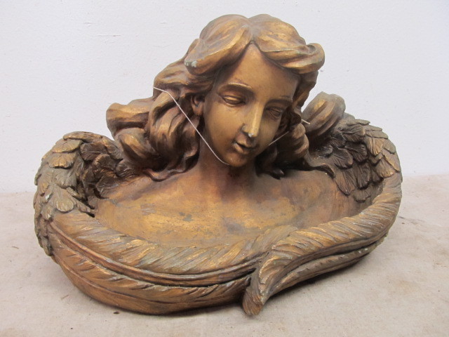 lot 195 image: NICE IndoorOutdoor Angel Garden Statue