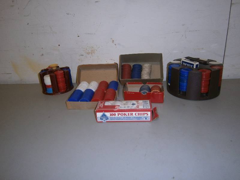 lot 149 image: Pokers Chips and Holders