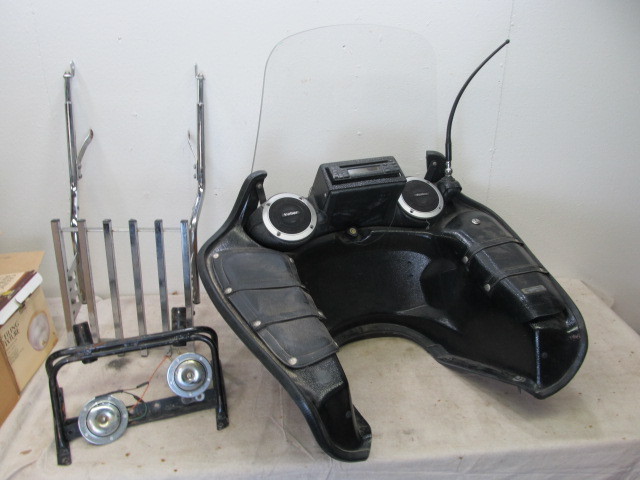 lot 6 image: Motorcycle Vetter Nightstalker Windjammer & Rear Rack