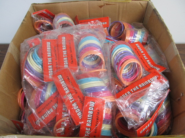 lot 224 image: HUGE Lot of Colorful Bracelets