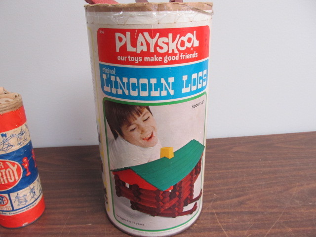 lot 117 image: Lot of Vintage Lincoln Logs & Tinker Toys
