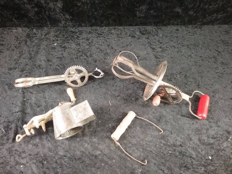 Lot - Misc Vintage Kitchen Beaters, Grinder