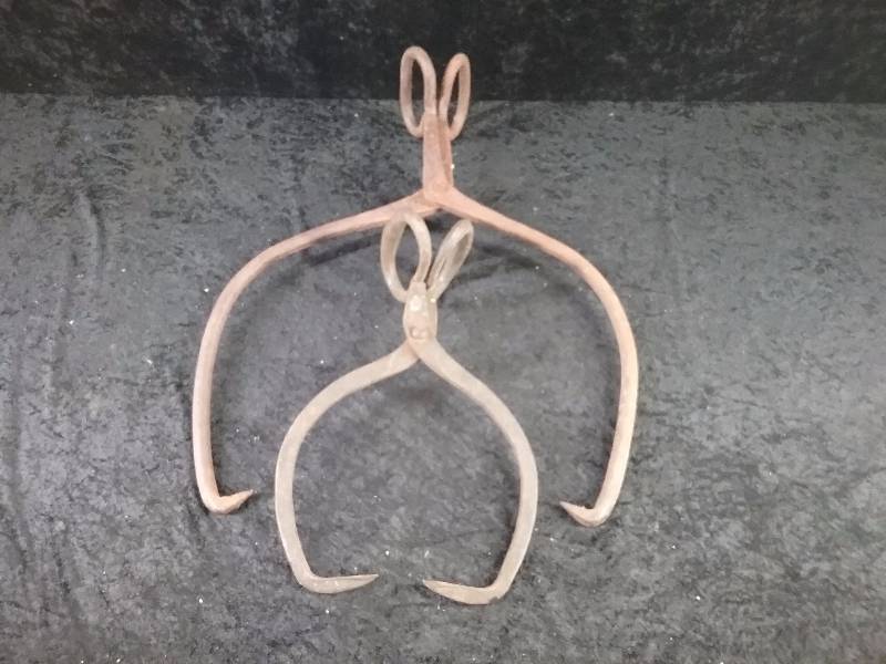 Lot - HayIce Tongs