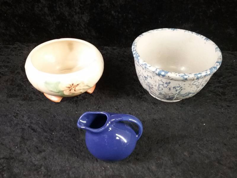 Lot - Spongeware Advertising Bowl (hairline crack), Planter (hairline crack) & Mini Blue Pitcher