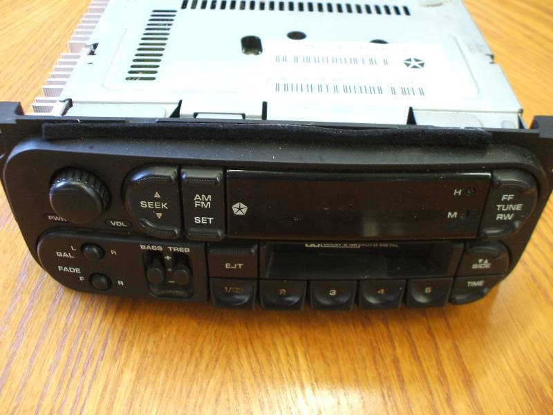 JEEP GRAND CHEROKEE FACTORY STEREO