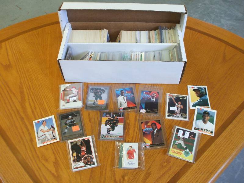 ASSORTED SPORTS CARDS WITH ASSORTED STARS