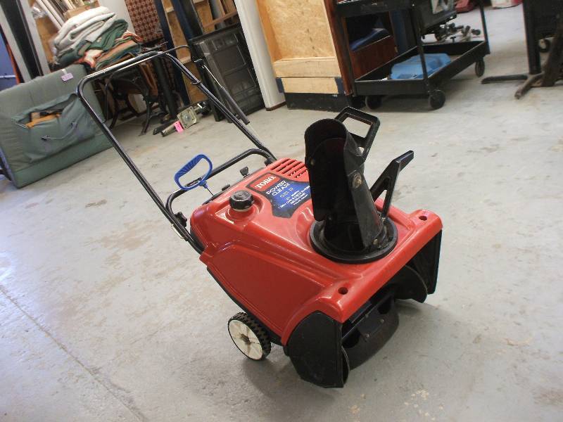 TORO SNOW BLOWER