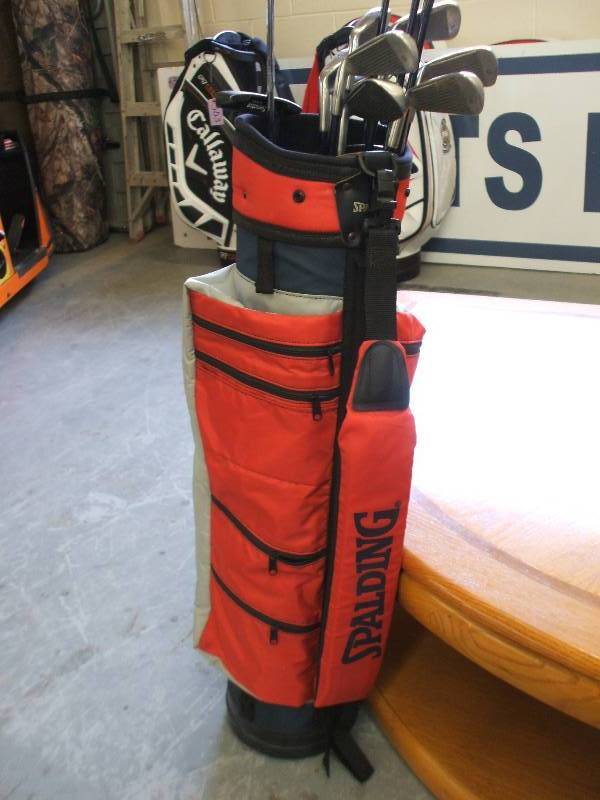 SPAULDING GOLF CLUBS AND BAG