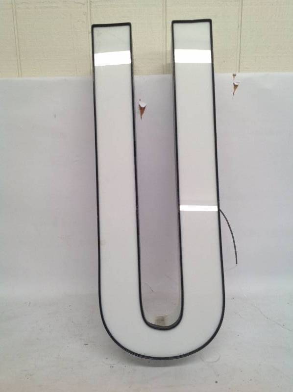 White Letter U