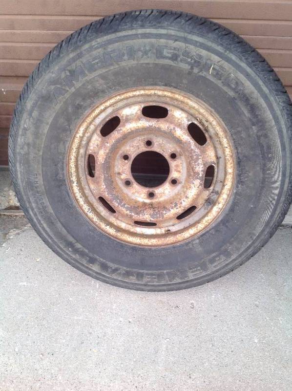 Rim wTire  235-75R15