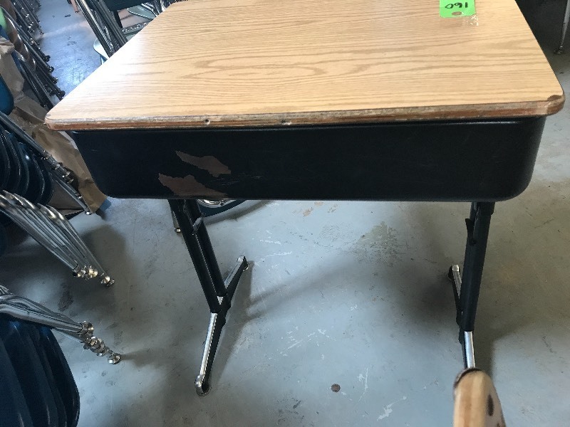 SCHOOL DESK