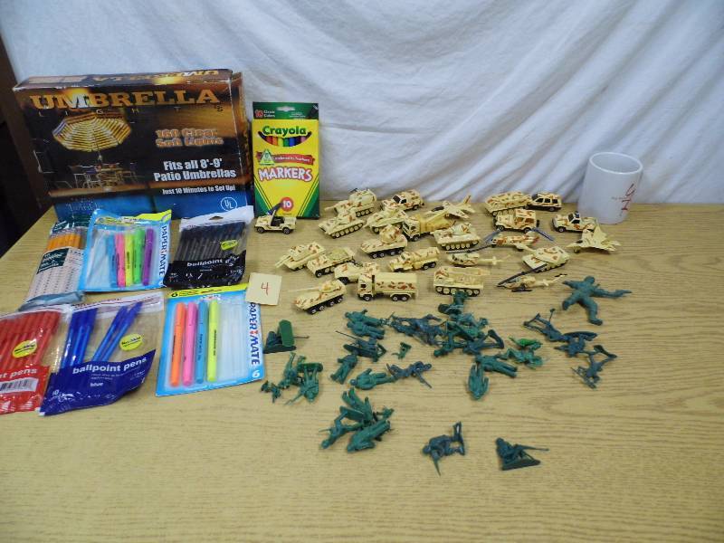 Umbrella Lights - Army Men - Pens