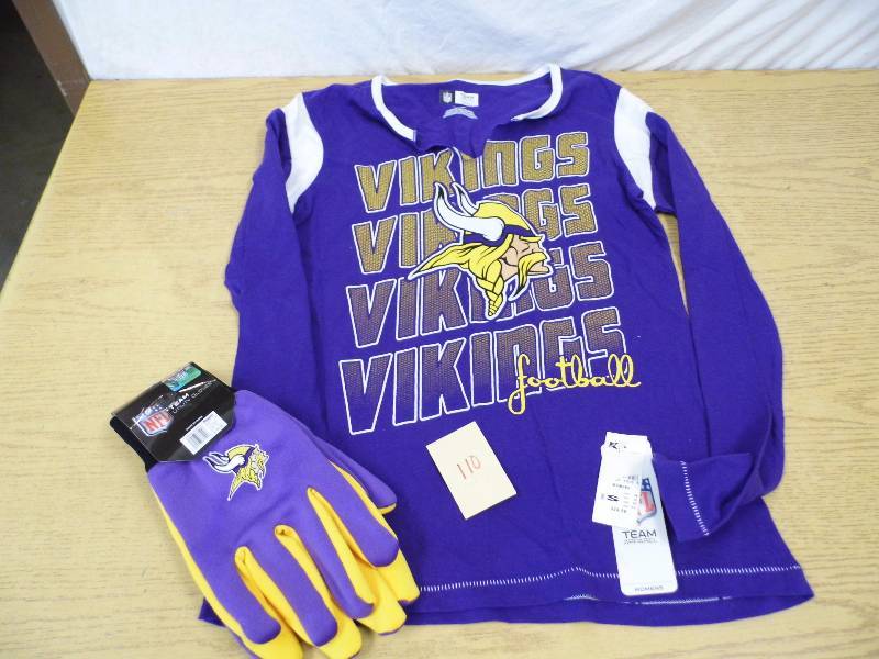 Long Sleeved T - Gloves