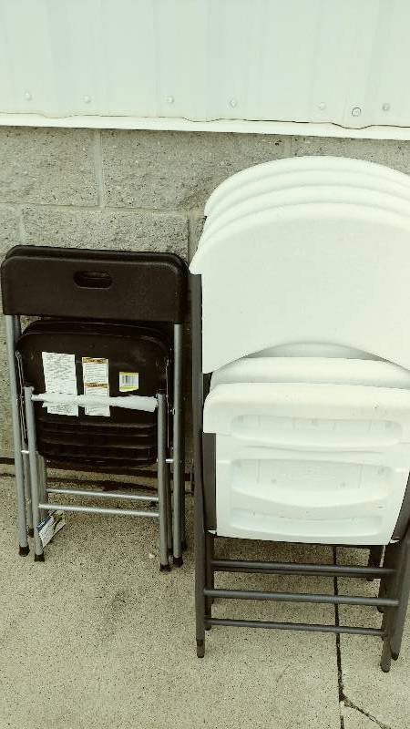 6 Folding Chairs