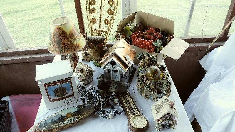 Bird Houses, Lamp and Decor