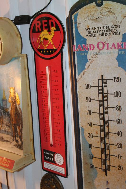lot 235 image: Camel Red Cigarettes Wall Thermometer