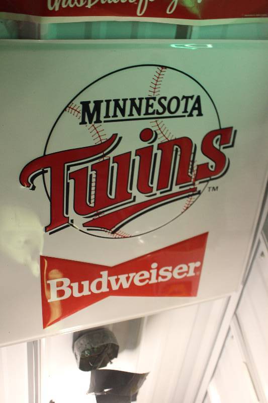 lot 240 image: Budweiser Minnesota Twins Wall Light