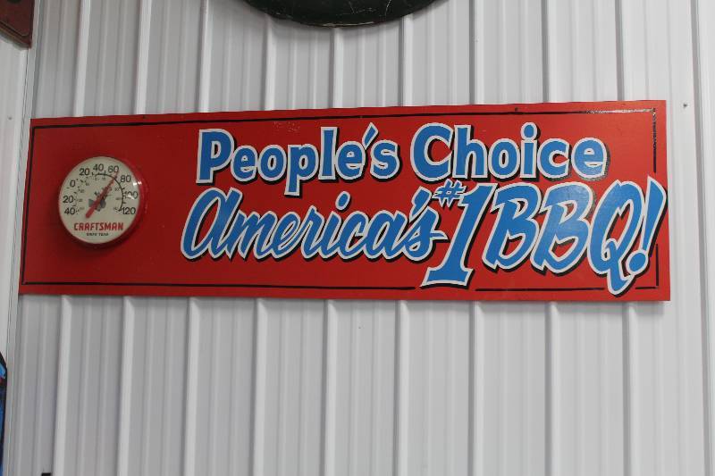 lot 9 image: Peoples Choice Americas #1 BBQ - Craftsman Wall Clock