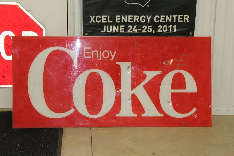 lot 11 image: Enjoy Coke Sign