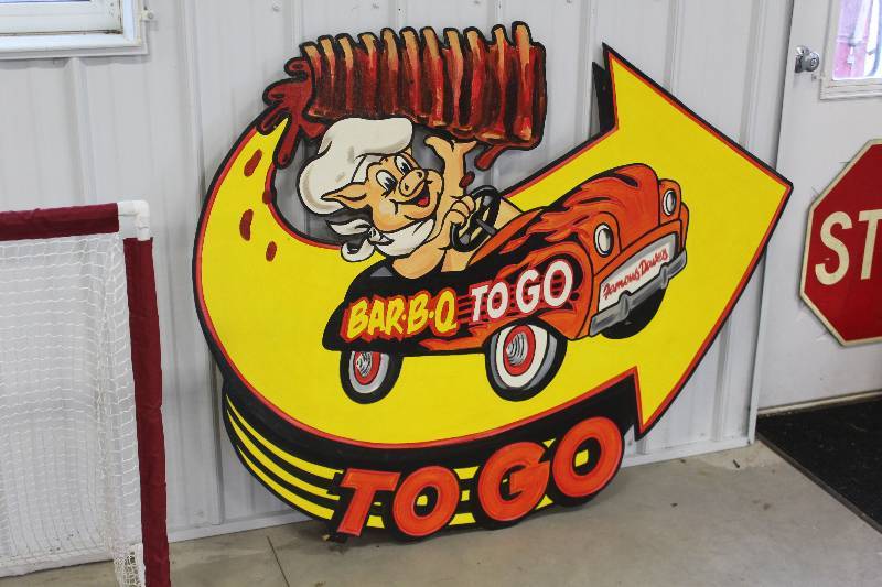lot 17 image: BBQ To Go Sign