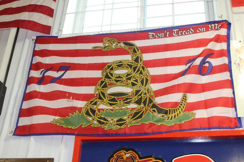 lot 25 image: Dont Tread On Me Flag