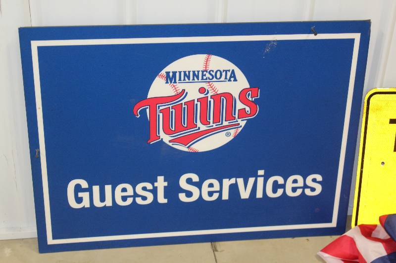 lot 29 image: Minnesota Twins Guest Services Plastic Sign