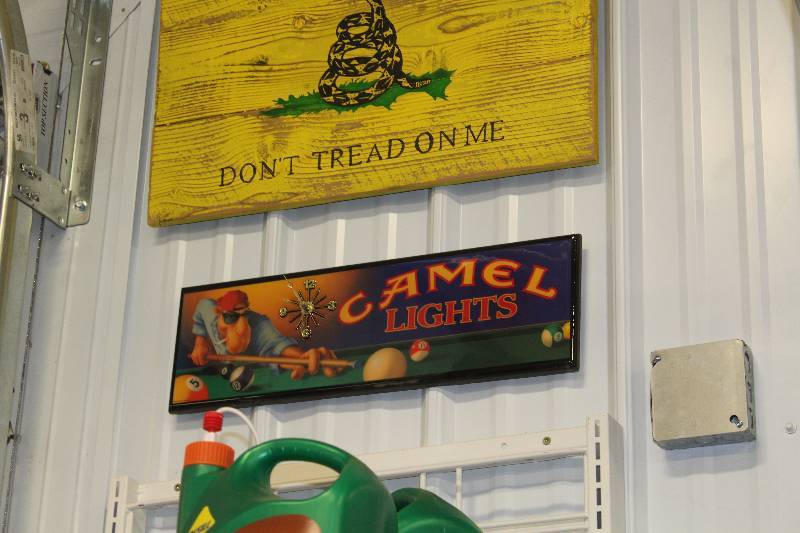 lot 92 image: Camel Lights Cigarette Wall Clock