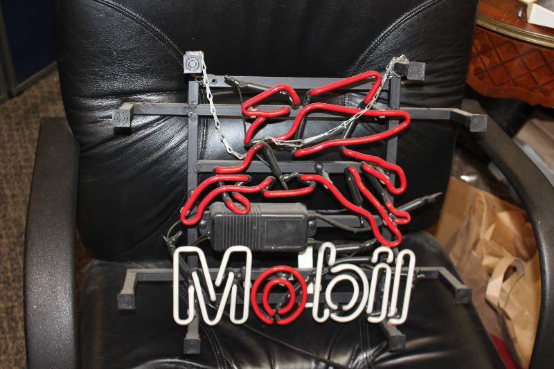 lot 105 image: Mobil Oil Neon Light