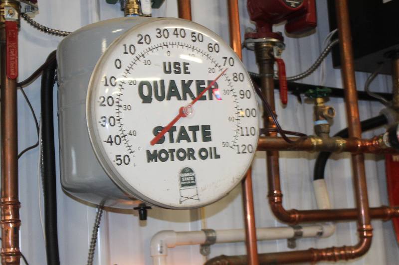 lot 137 image: Quaker State Motor Oil Wall Thermometer
