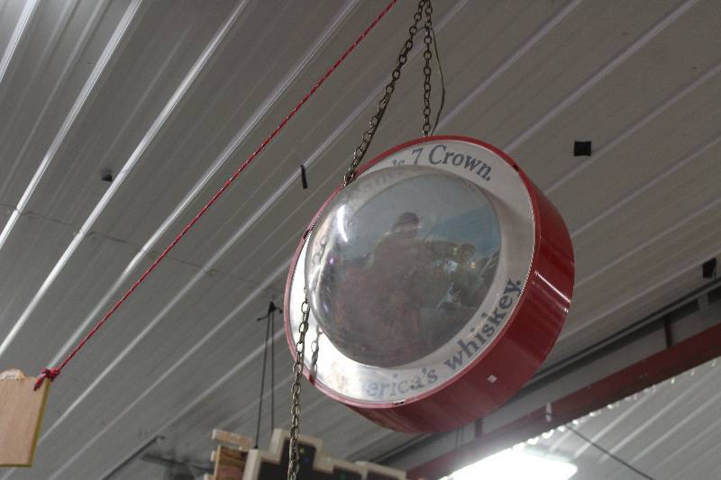 lot 153 image: Seagrams 7 Crown Whiskey Lighted Wall Decoration