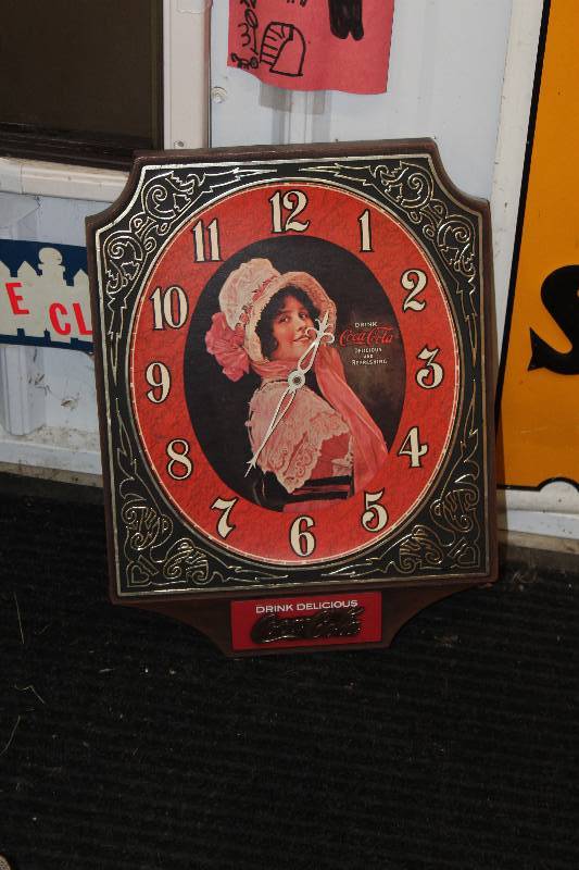 lot 158 image: Coca-Cola Wall Clock