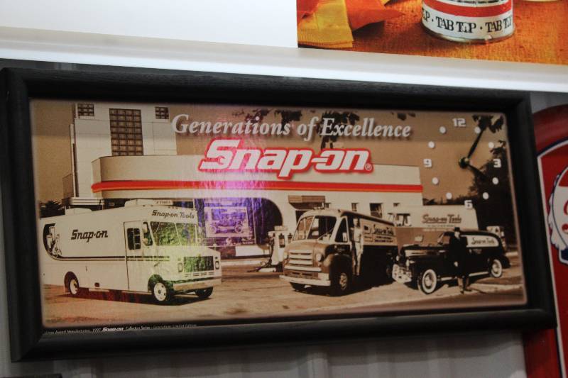 lot 164 image: Snap-on Tools Wall Clock