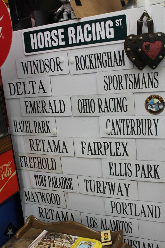 lot 178 image: Horse Racing Street Magnetic Sign