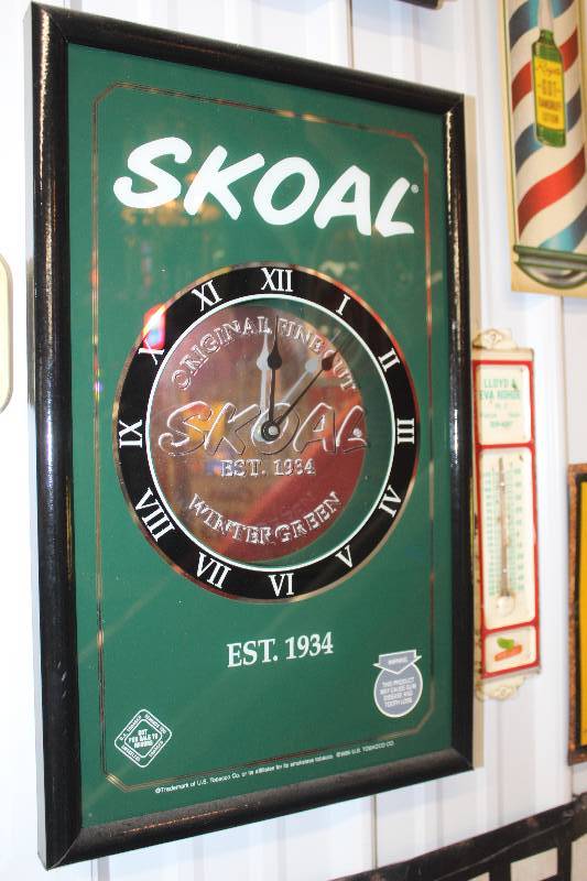 lot 183 image: Skoal Smokeless Tobacco Wall Clock