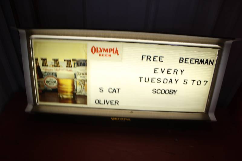 lot 211 image: Olympia Beer Lighted Menu Board