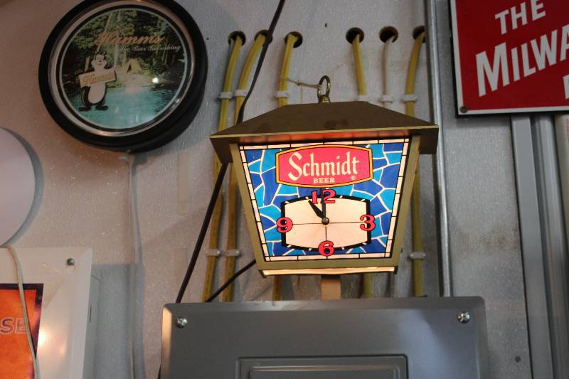 lot 274 image: Schmidt Beer Wall Clock