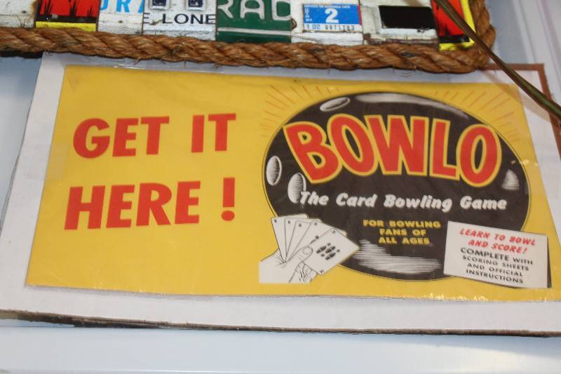 lot 307 image: Bowlo Get It Here Paper Sign