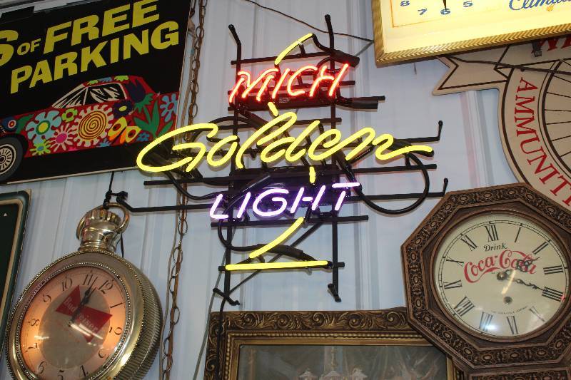 lot 316 image: Mich Golden Light Neon Light