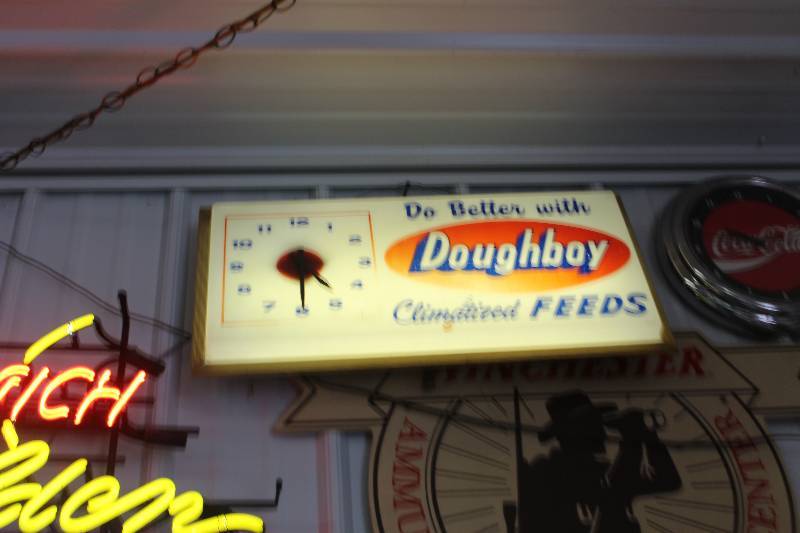 lot 318 image: Doughboy Climatized Seeds Lighted Wall Clock
