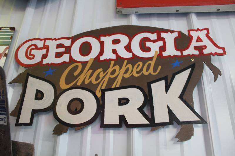 lot 333 image: Georgia Chopped Pork Plastic Sign