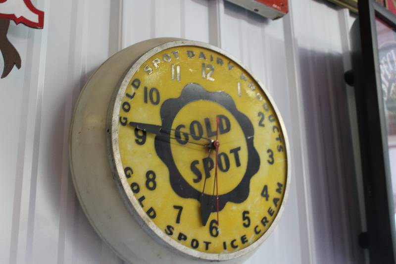 lot 334 image: Gold Spot Wall Clock