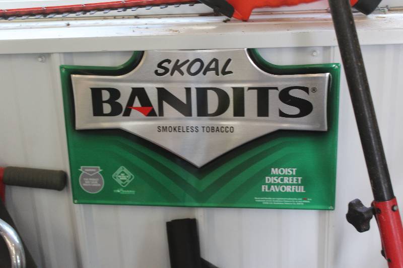 lot 337 image: Skoal Bandits Metal Sign